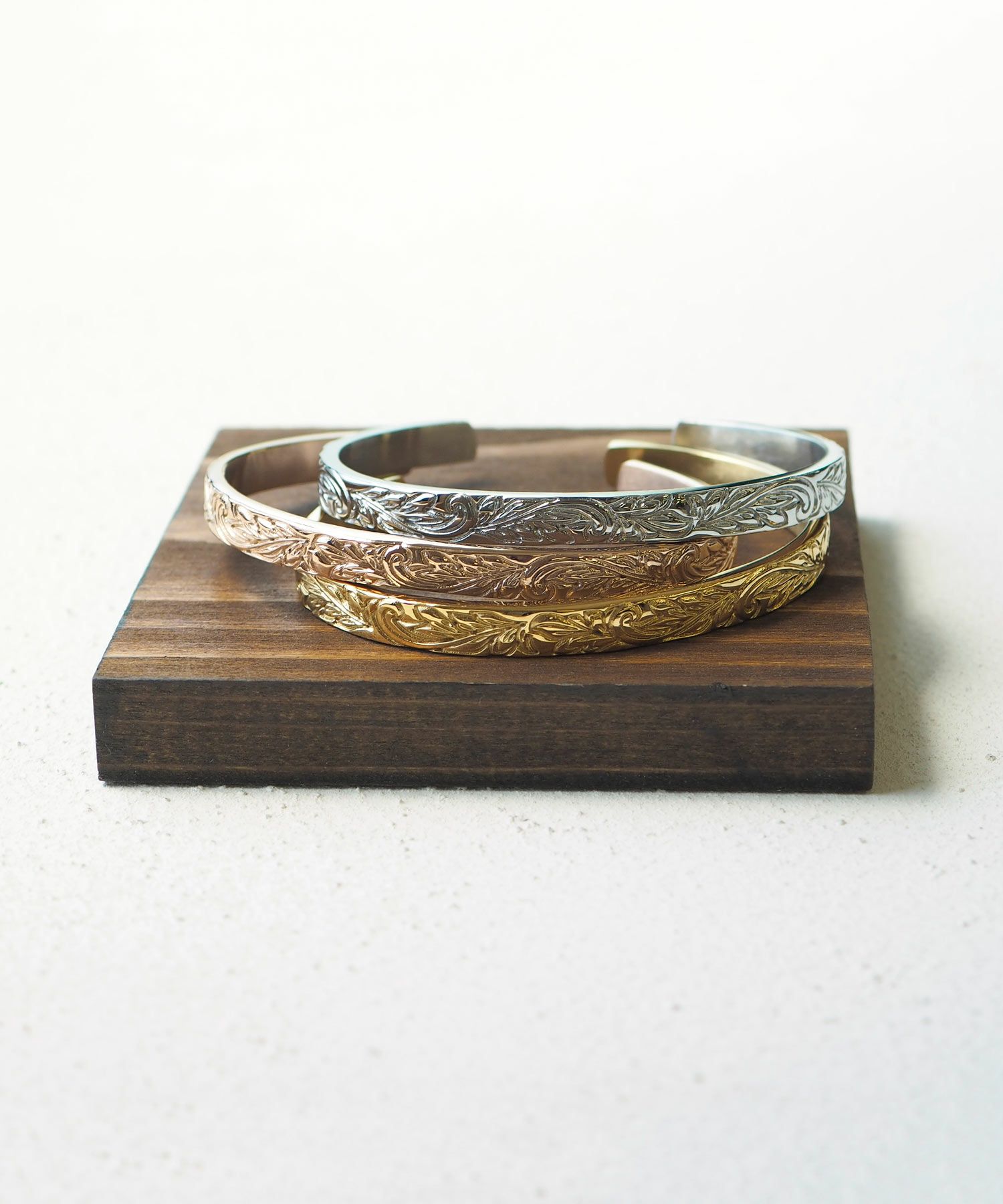 Scroll & Maile Bangle【Lino*Makana】