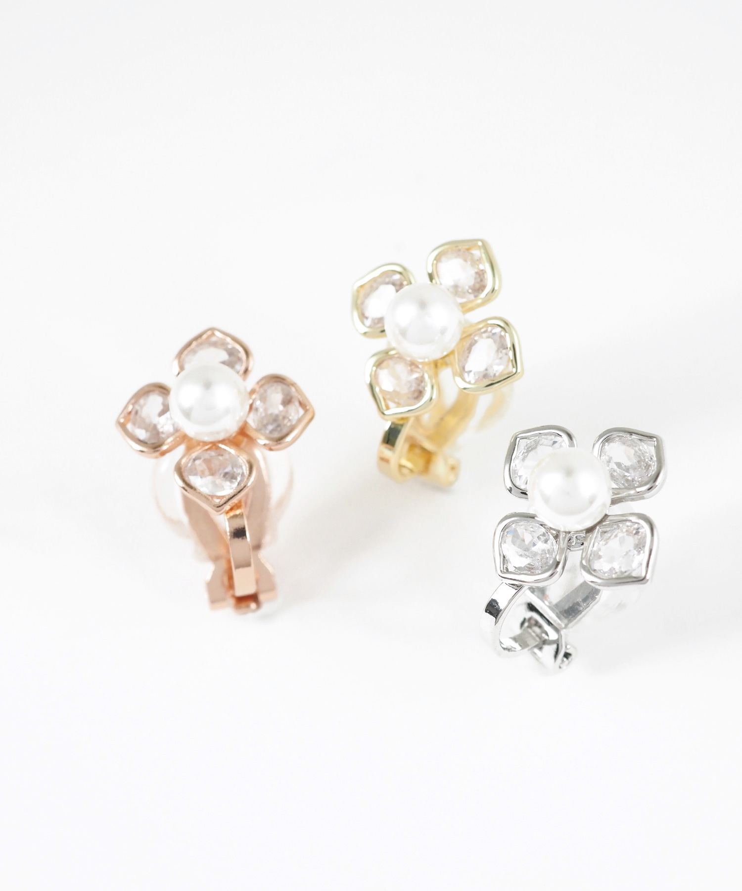 パールフラワービジュークリップイヤリング