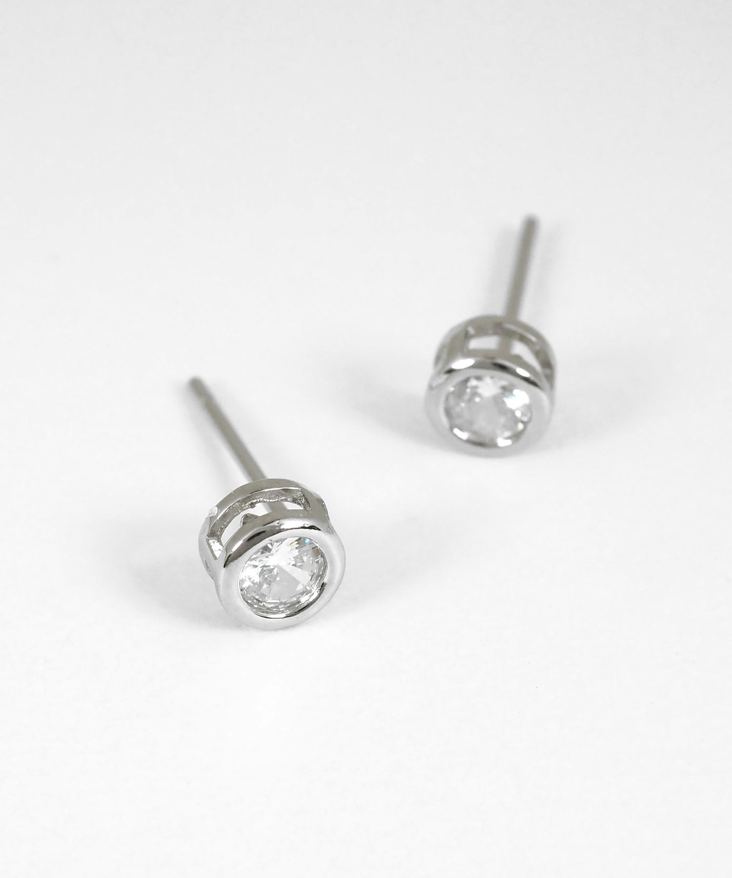 ラウンドジルコニアステンレスピアス