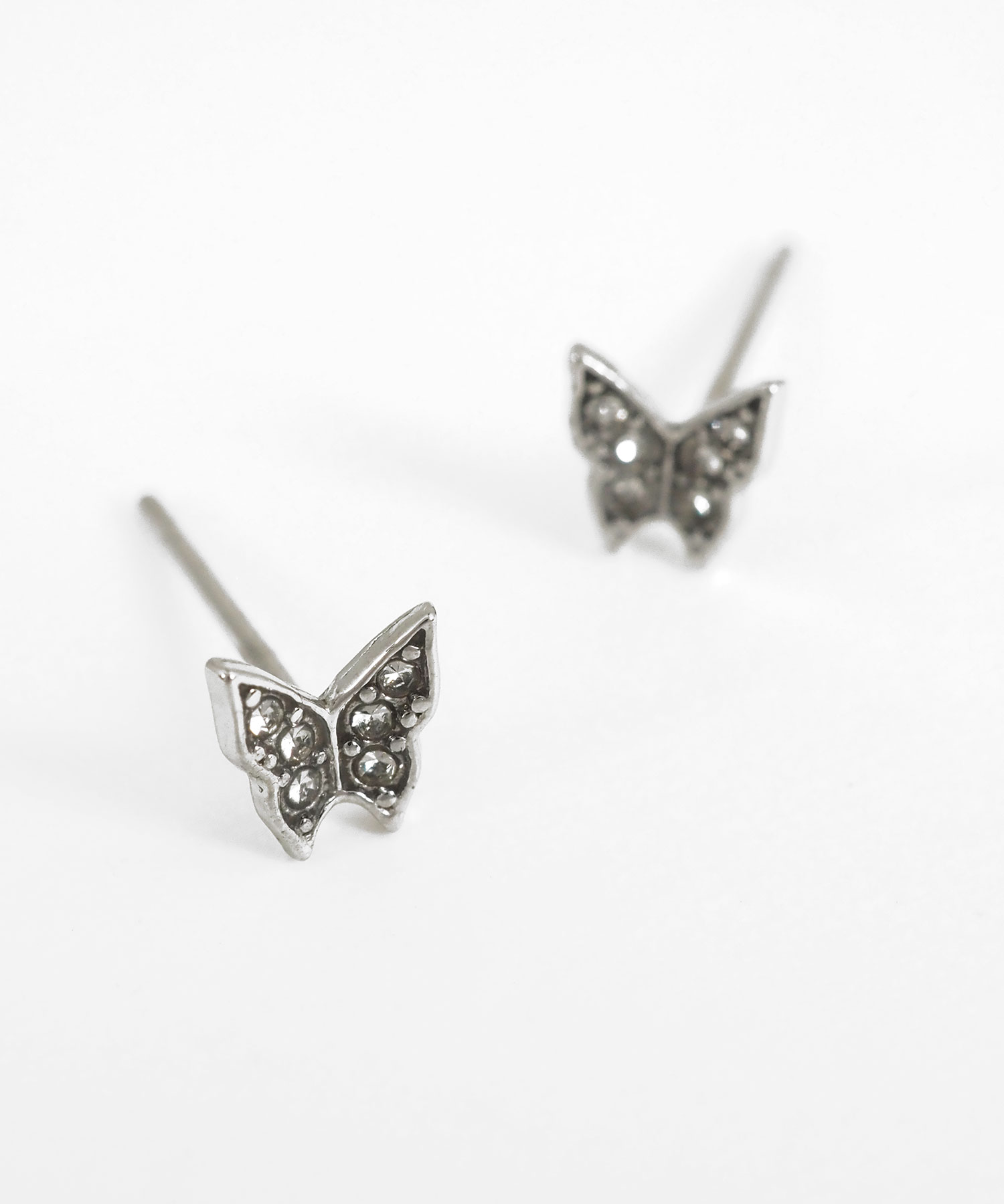プチバタフライステンレスピアス