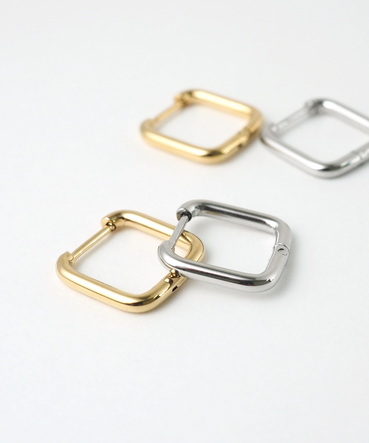 スクエアスリムワンタッチステンレスピアス【lucenzio】