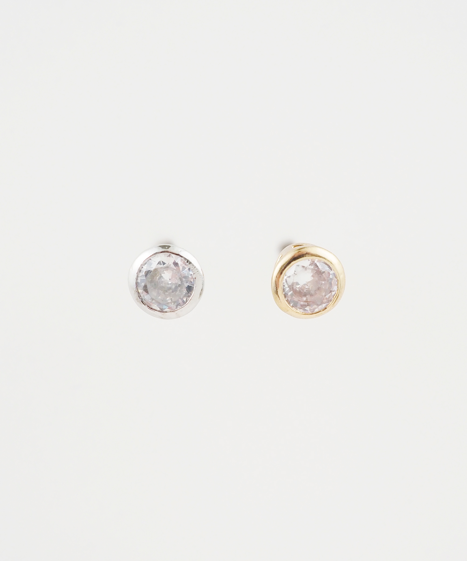 サークルキュービックピュアチタンロングポストピアス