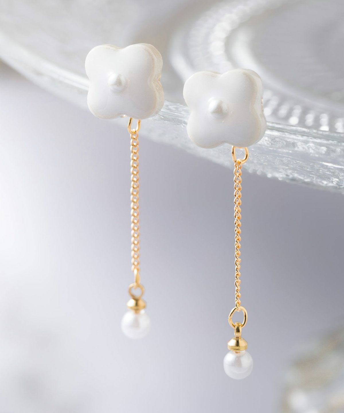 美濃焼小花パール×チェーンチタンポストピアス【MIKELO】