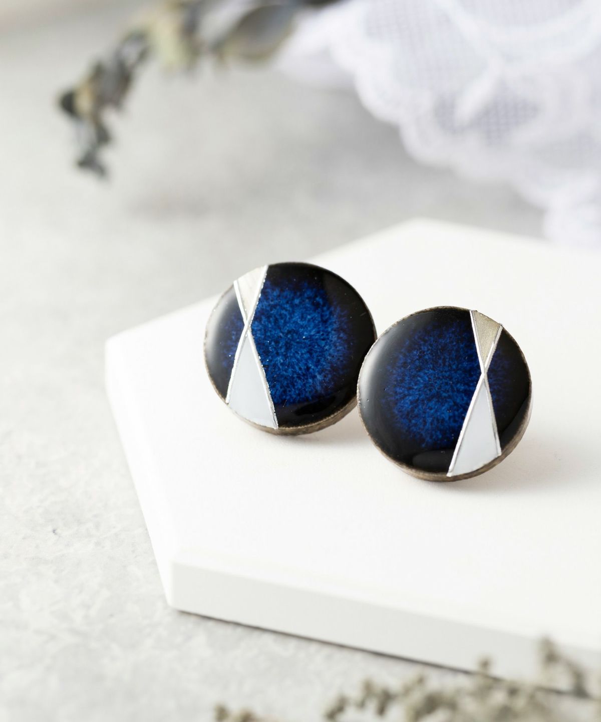 美濃焼ラインデコネイビーチタンポストピアス【MIKELO】