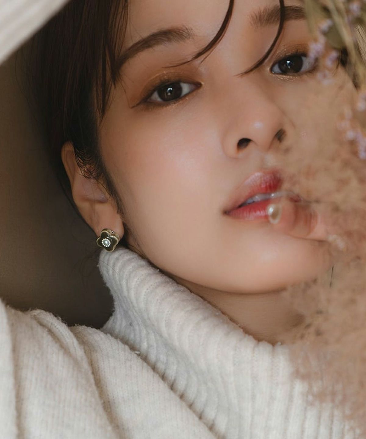 伝統色美濃焼小花パールチタンポストピアス【MIKELO】