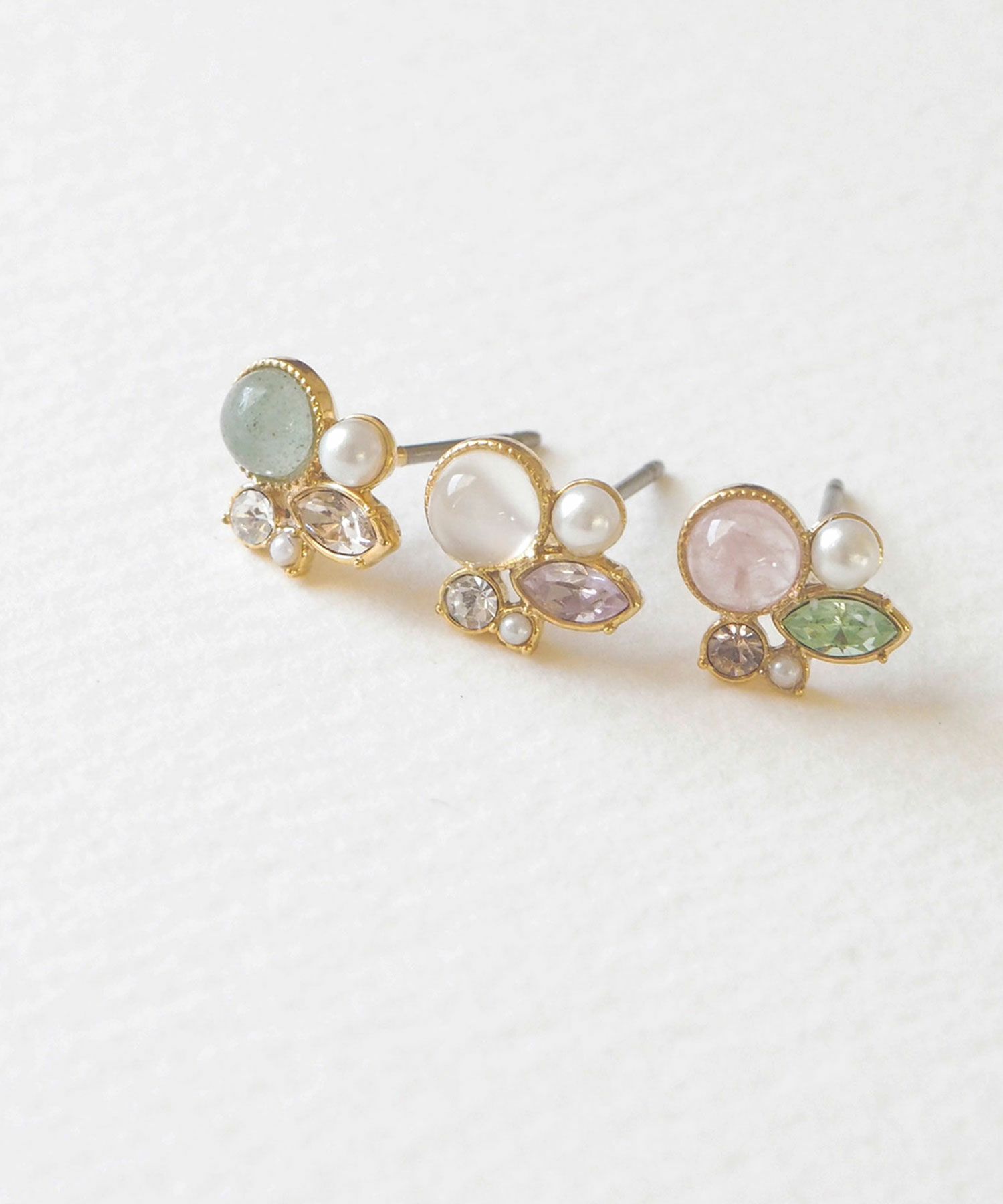 【恋は光着用】ナチュラルストーンとビジューのチタンポストピアス【MUK Dreamy stone】