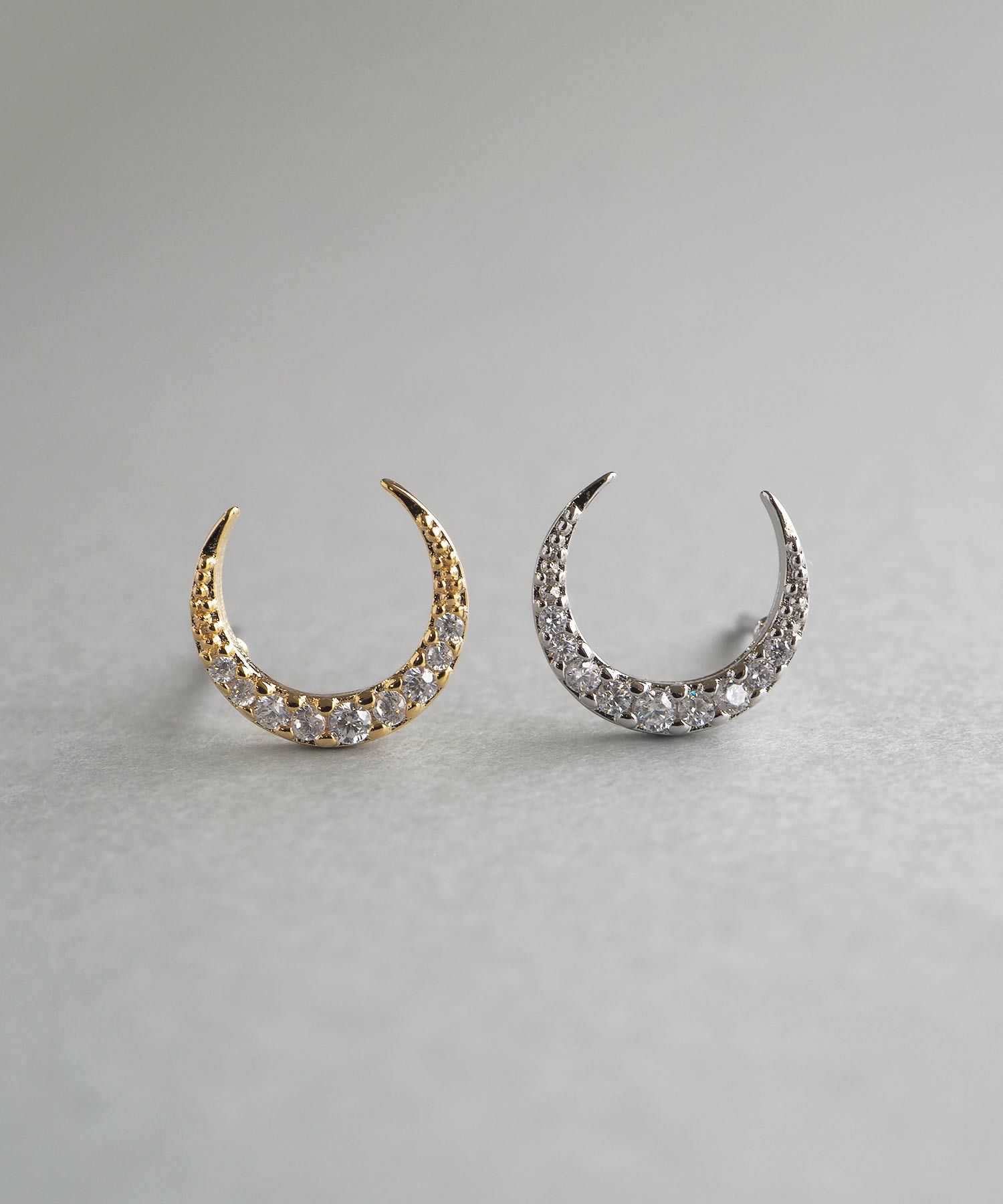 パヴェクレセントムーンピアス【MUK petite charme】