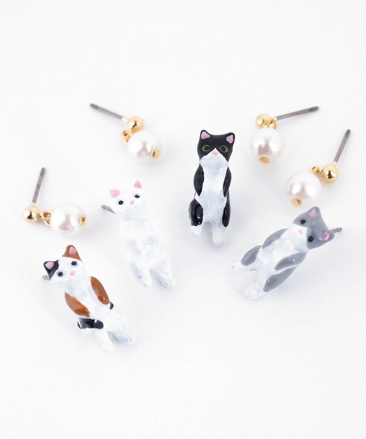 キャット＆パールエポチタンポストピアス